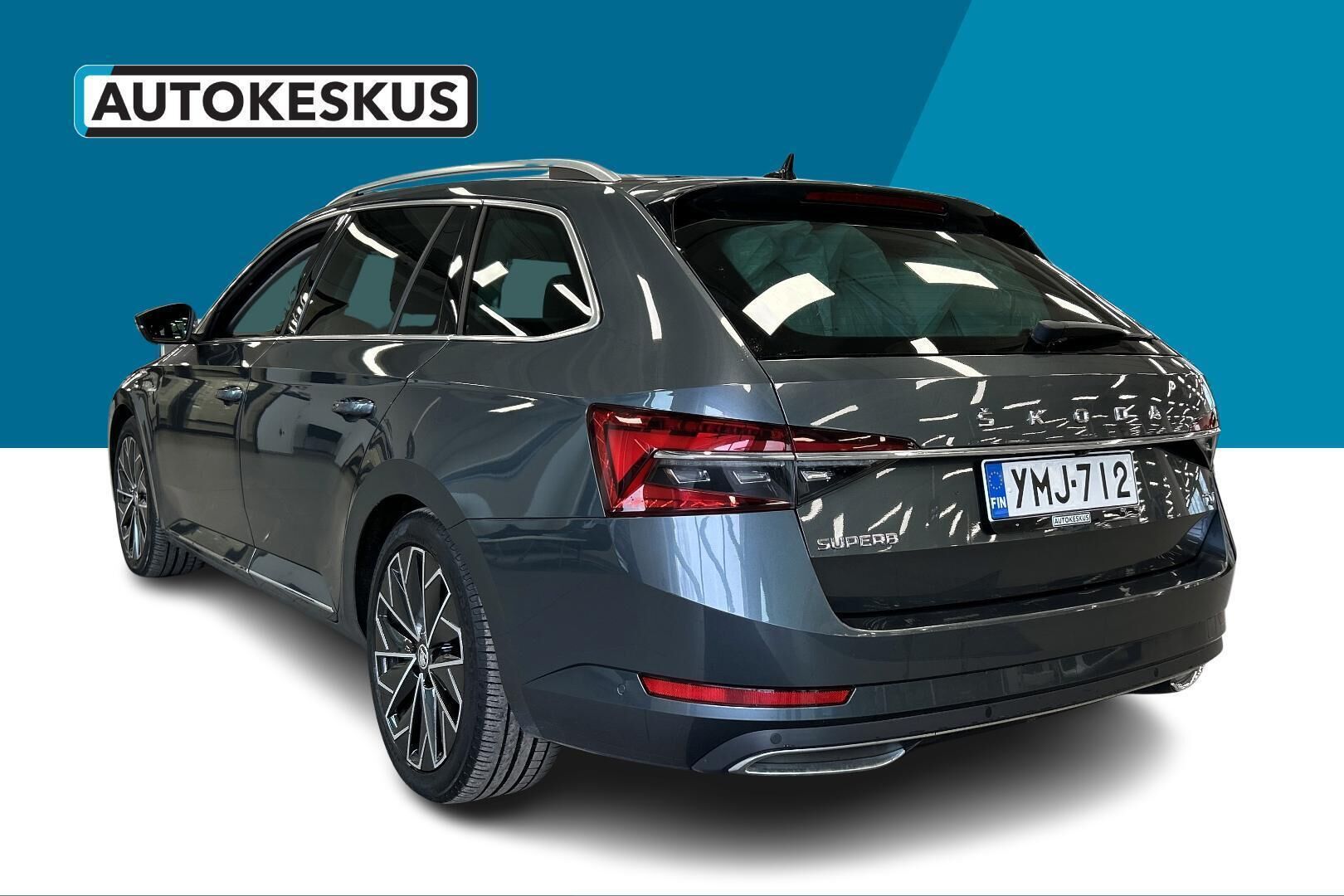 SKODA Superb iso kuva 7
