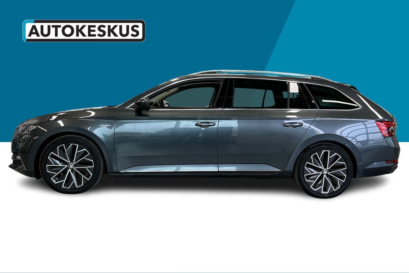SKODA Superb iso kuva 34