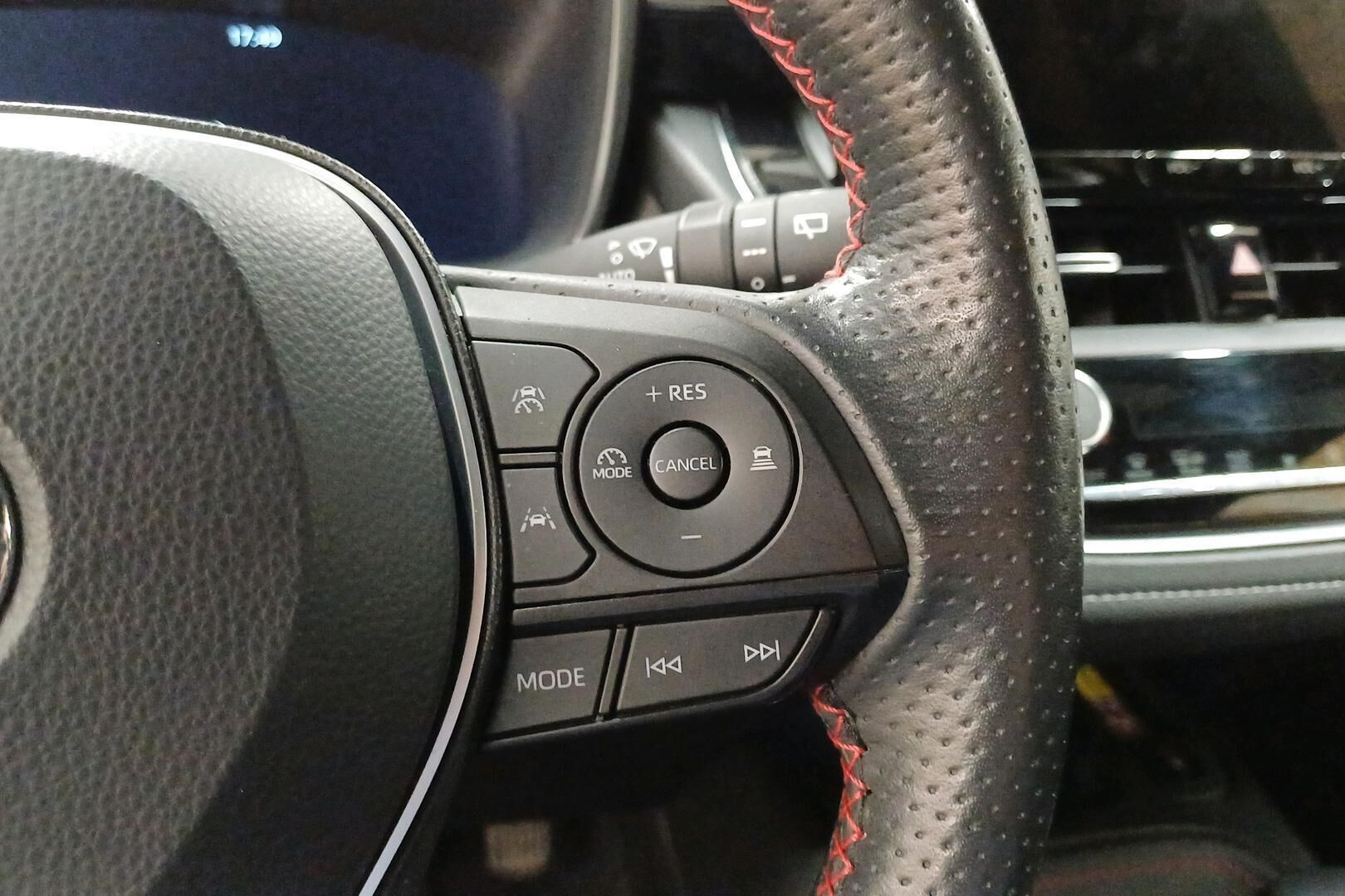 TOYOTA COROLLA iso kuva 14