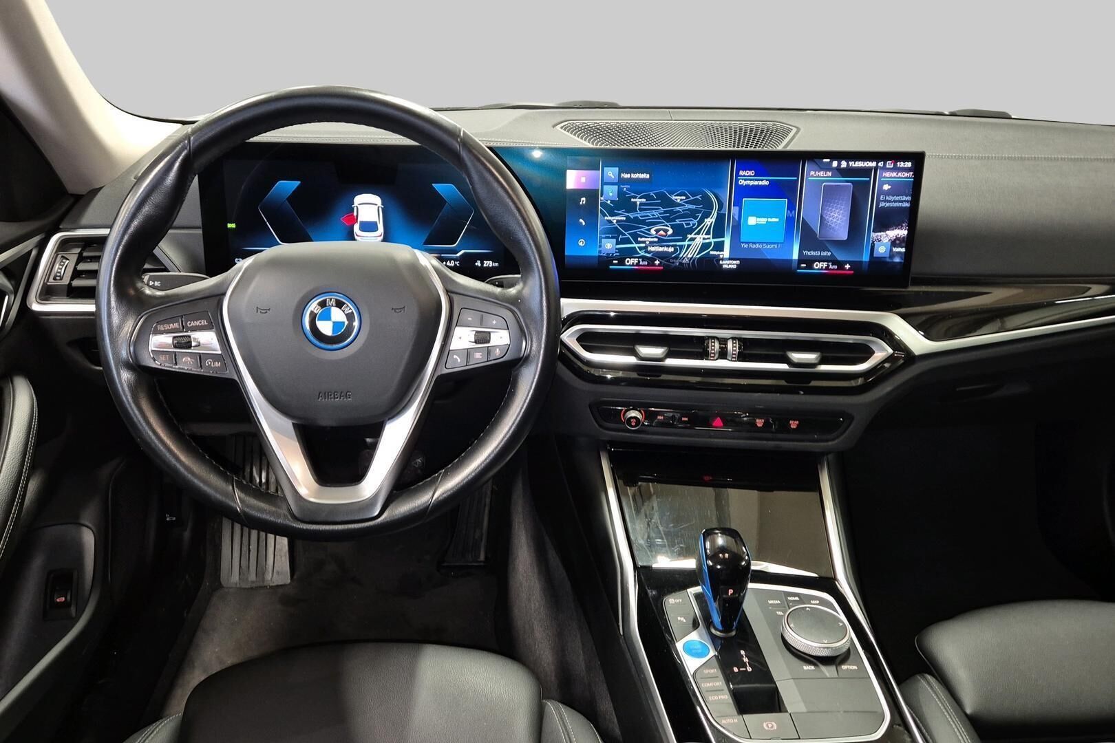 BMW I4 iso kuva 7