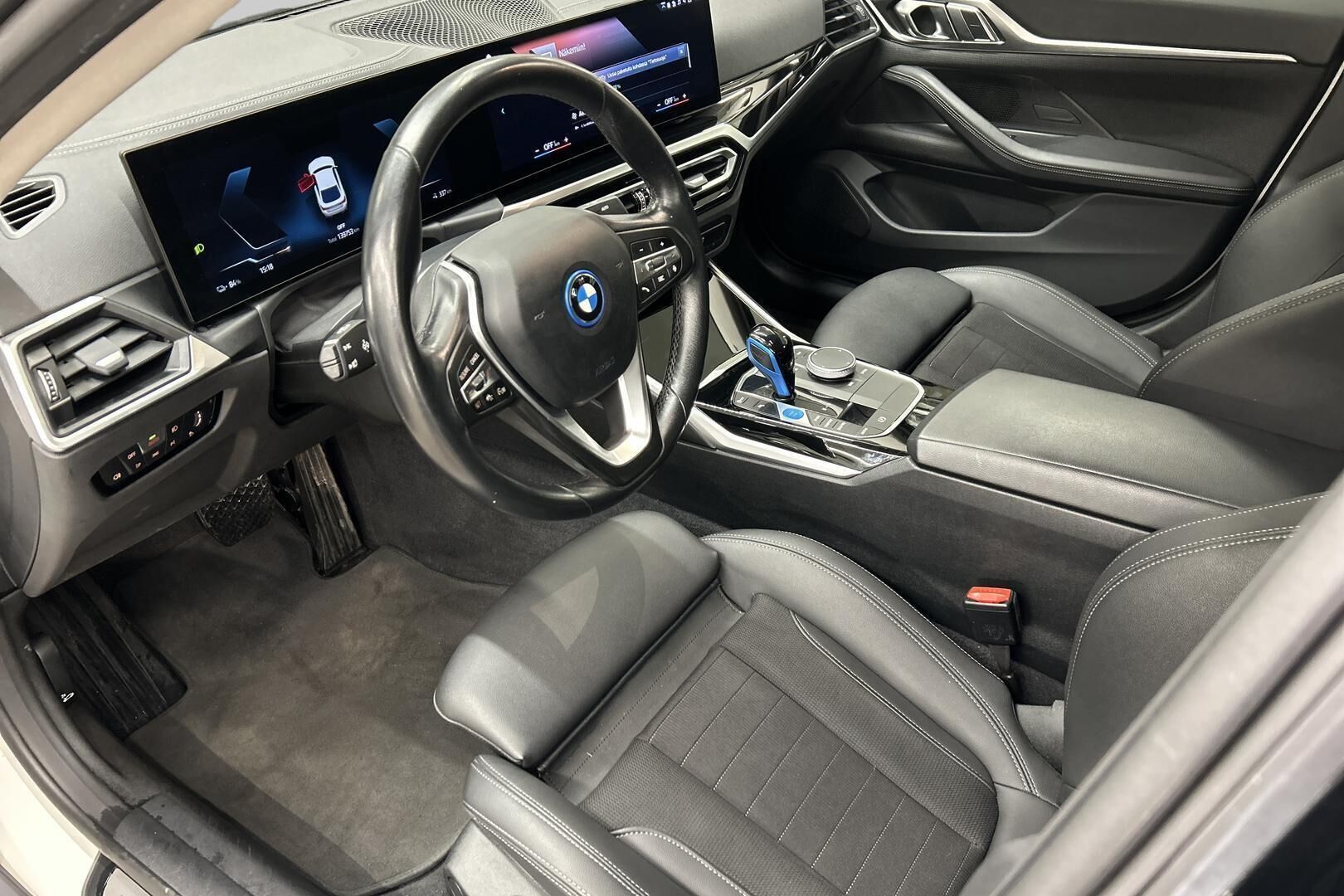 BMW I4 iso kuva 8