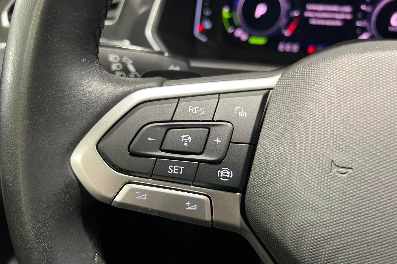 VOLKSWAGEN TIGUAN iso kuva 16