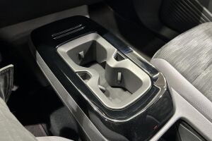 VOLKSWAGEN ID.4 esikatselu 38