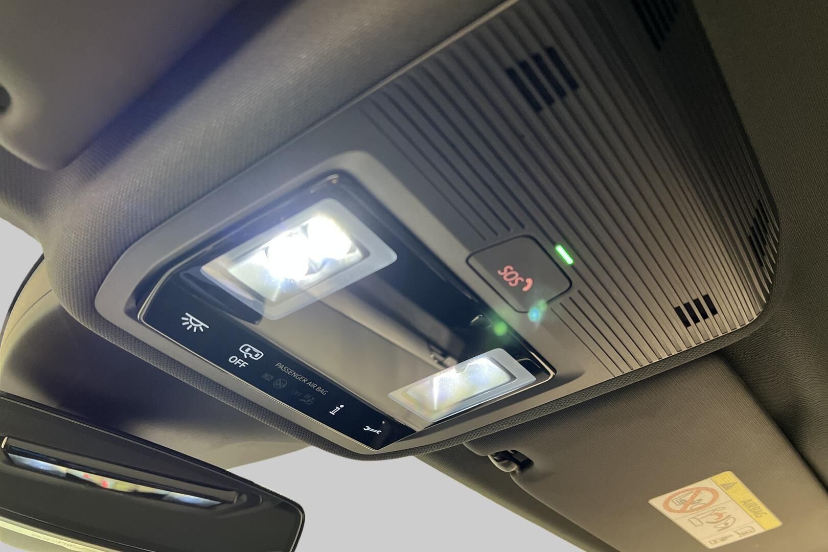 VOLKSWAGEN ID.4 iso kuva 24