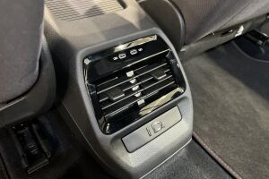 VOLKSWAGEN ID.4 esikatselu 30