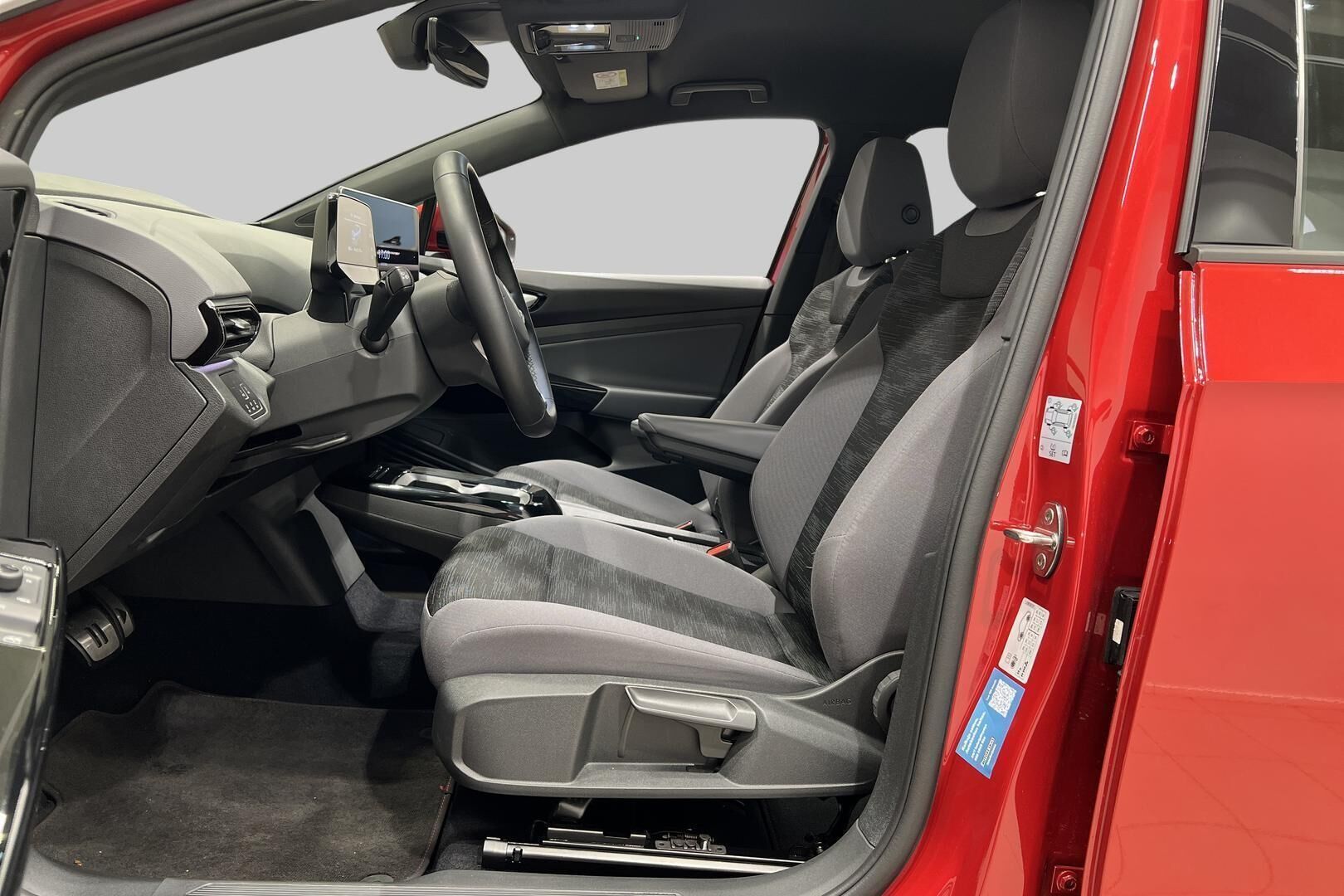 VOLKSWAGEN ID.4 iso kuva 7