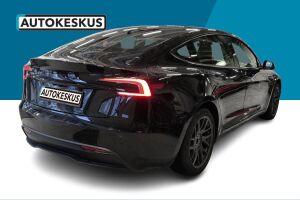 TESLA MODEL 3 esikatselu 3