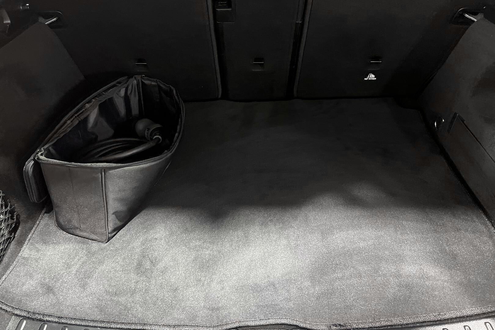 MERCEDES-BENZ EQA iso kuva 12