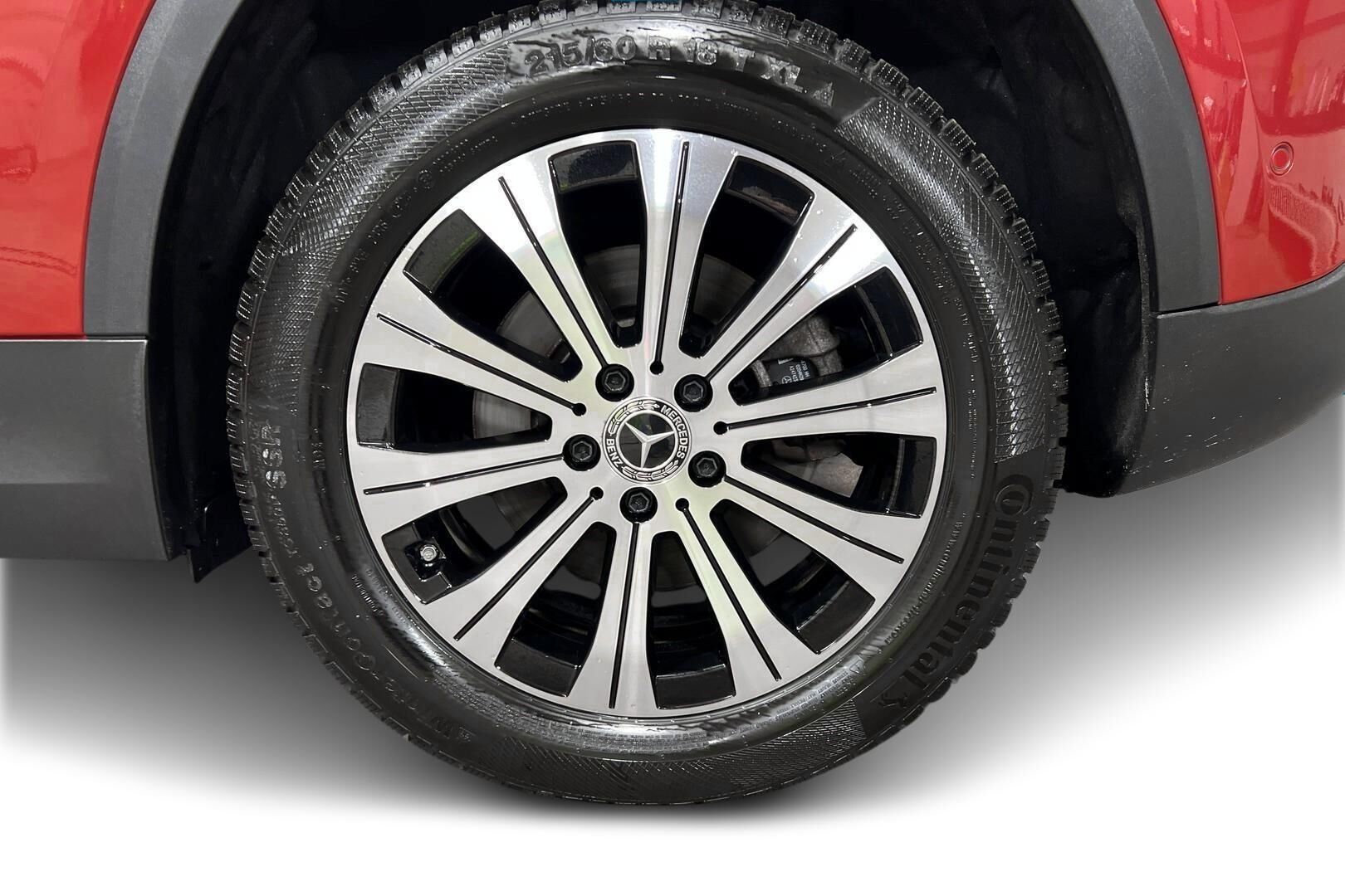 MERCEDES-BENZ EQA iso kuva 13