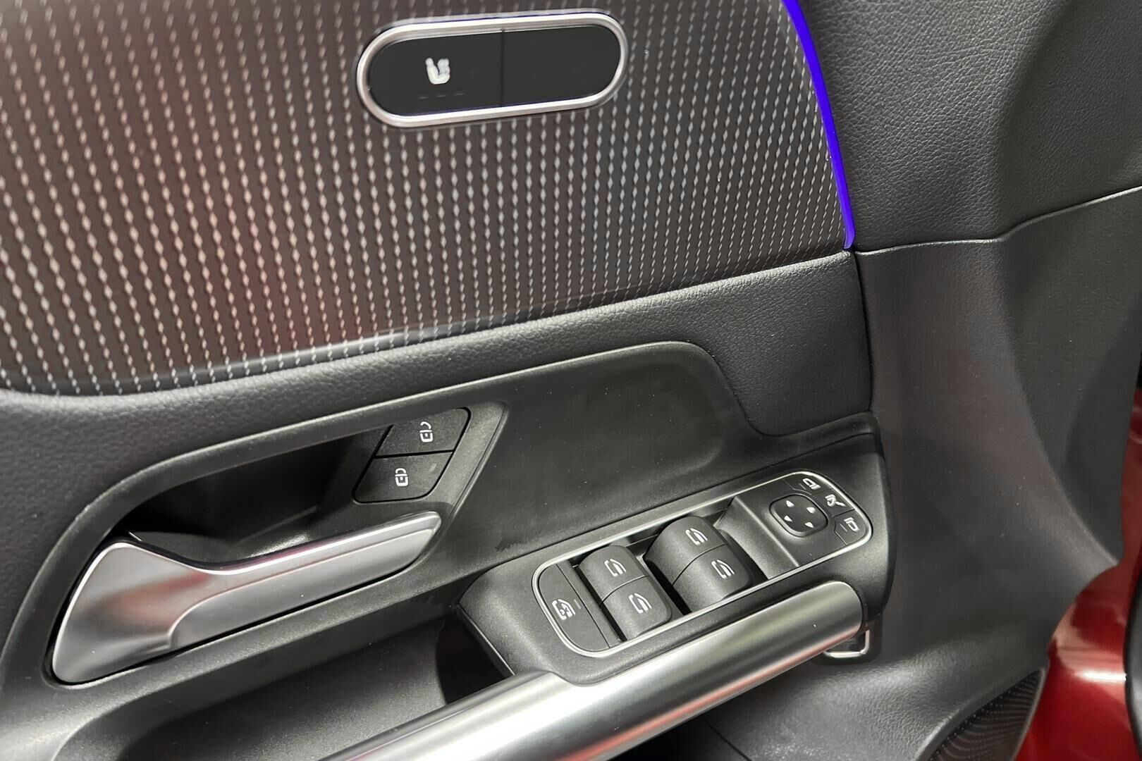 MERCEDES-BENZ EQA iso kuva 15