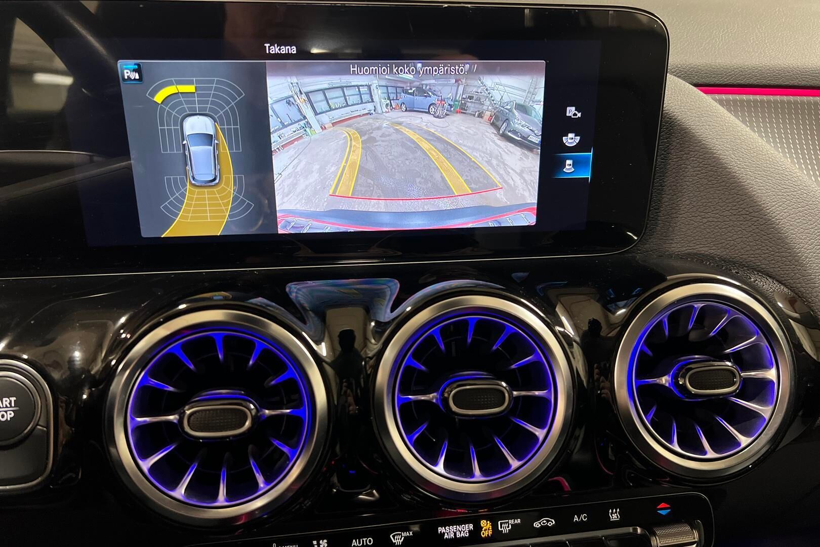 MERCEDES-BENZ EQA iso kuva 16