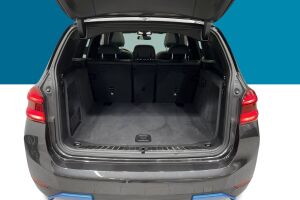 BMW IX3 esikatselu 11