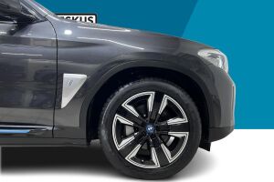 BMW IX3 esikatselu 12