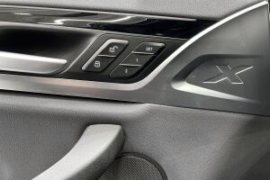 BMW IX3 esikatselu 26