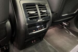 BMW IX3 esikatselu 29