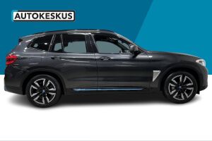 BMW IX3 esikatselu 3