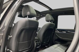 BMW IX3 esikatselu 32