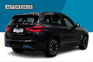 BMW IX3 esikatselu 4