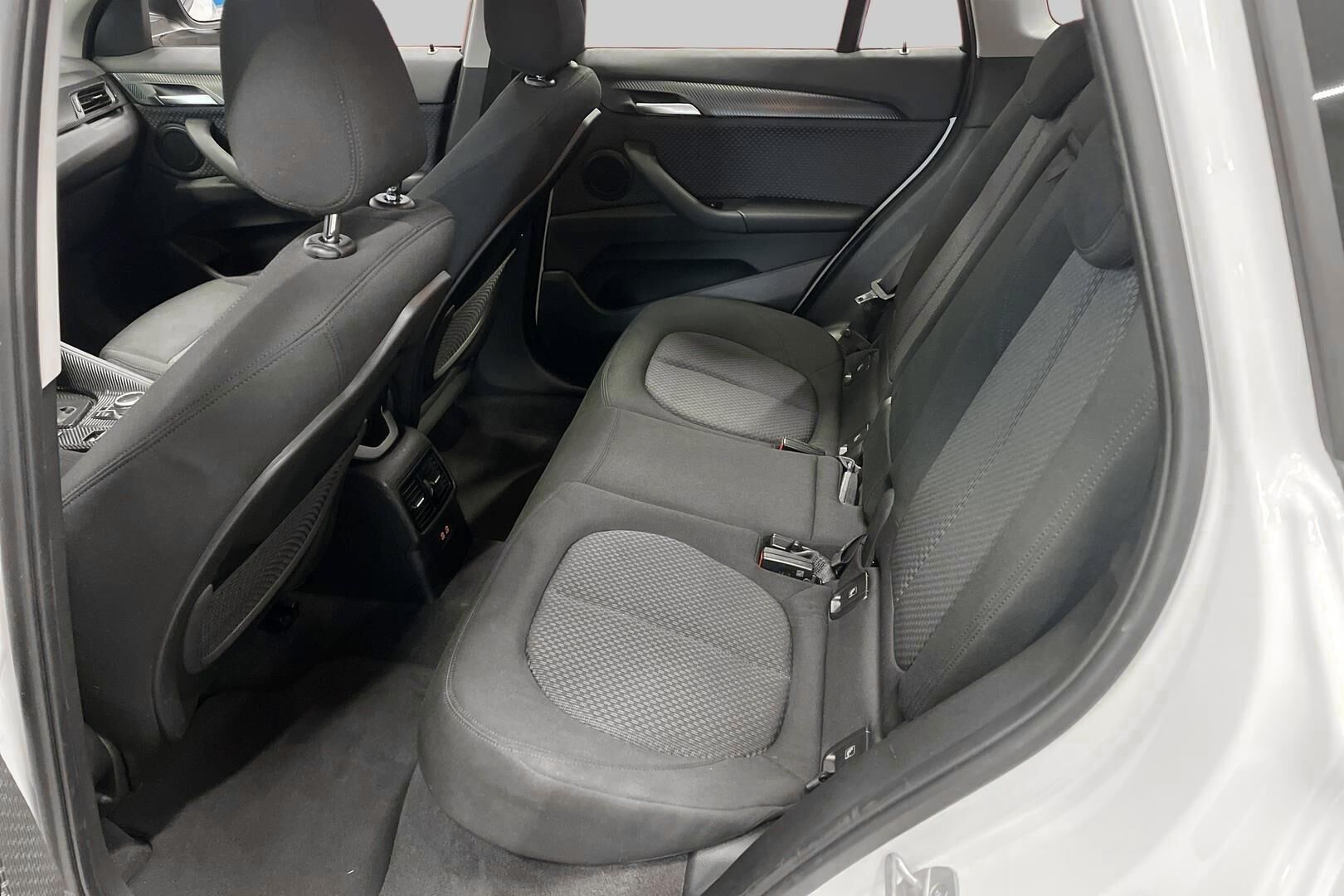 BMW X1 iso kuva 18