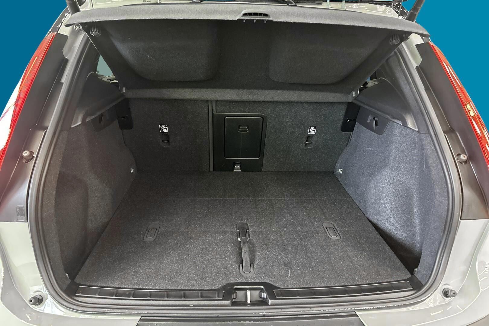 VOLVO XC40 iso kuva 12