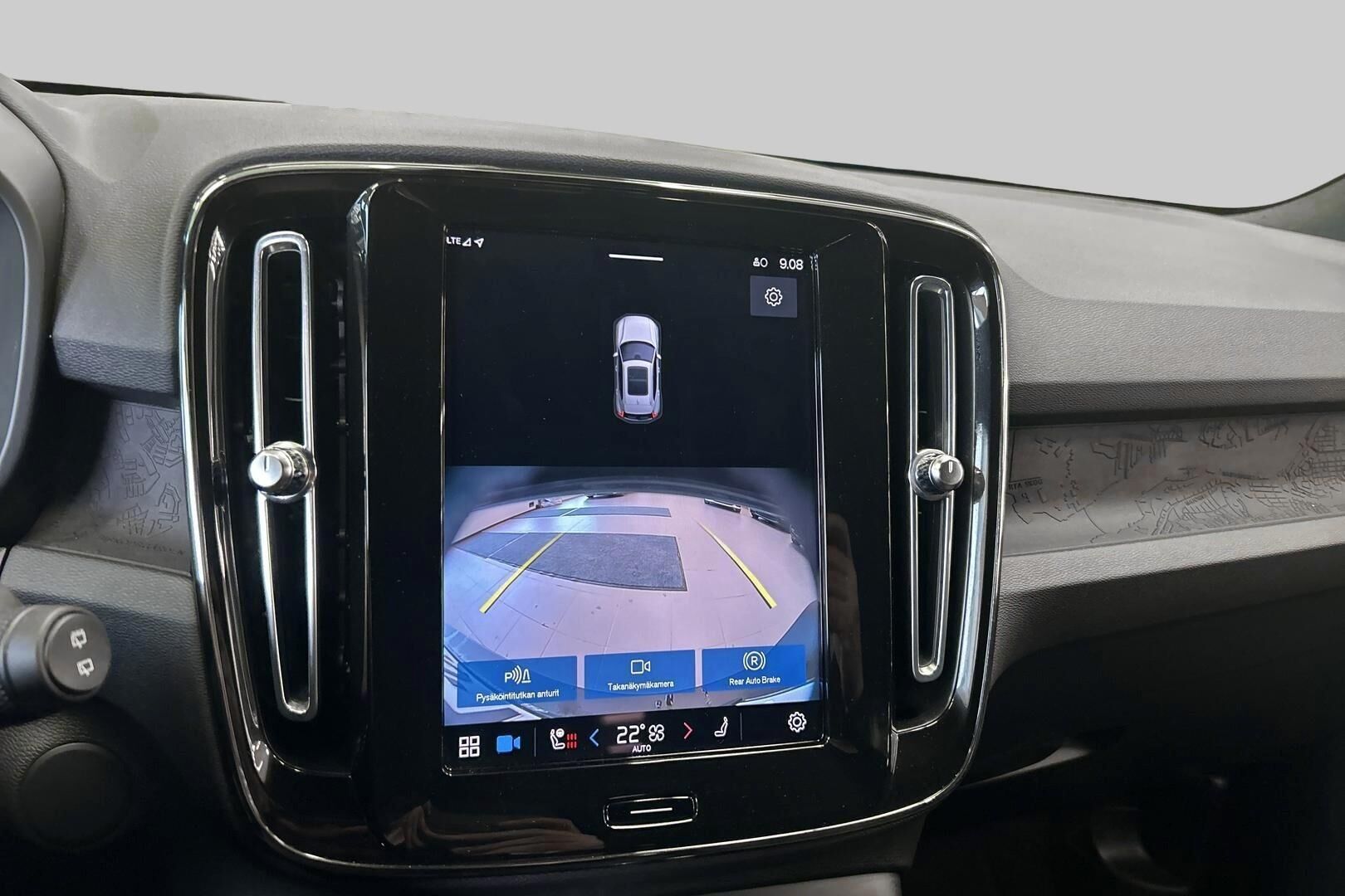 VOLVO XC40 iso kuva 18