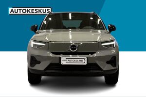 VOLVO XC40 esikatselu 2