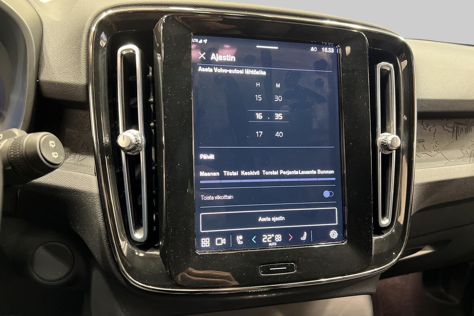 VOLVO XC40 iso kuva 21