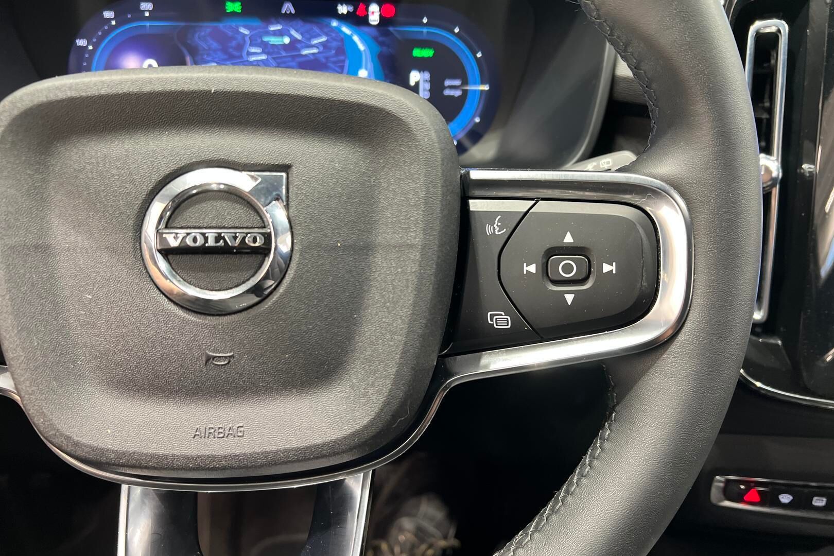 VOLVO XC40 iso kuva 26