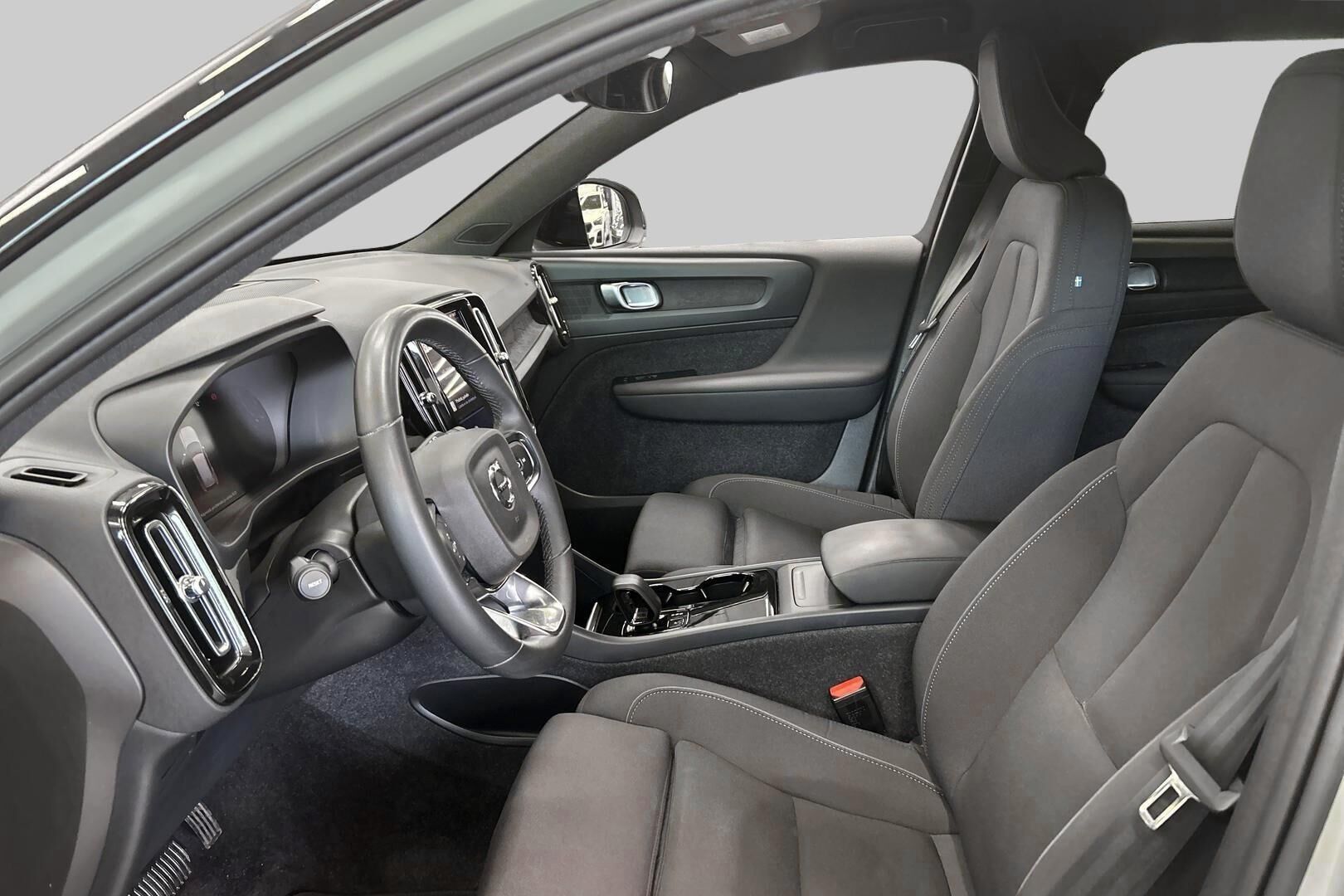 VOLVO XC40 iso kuva 9