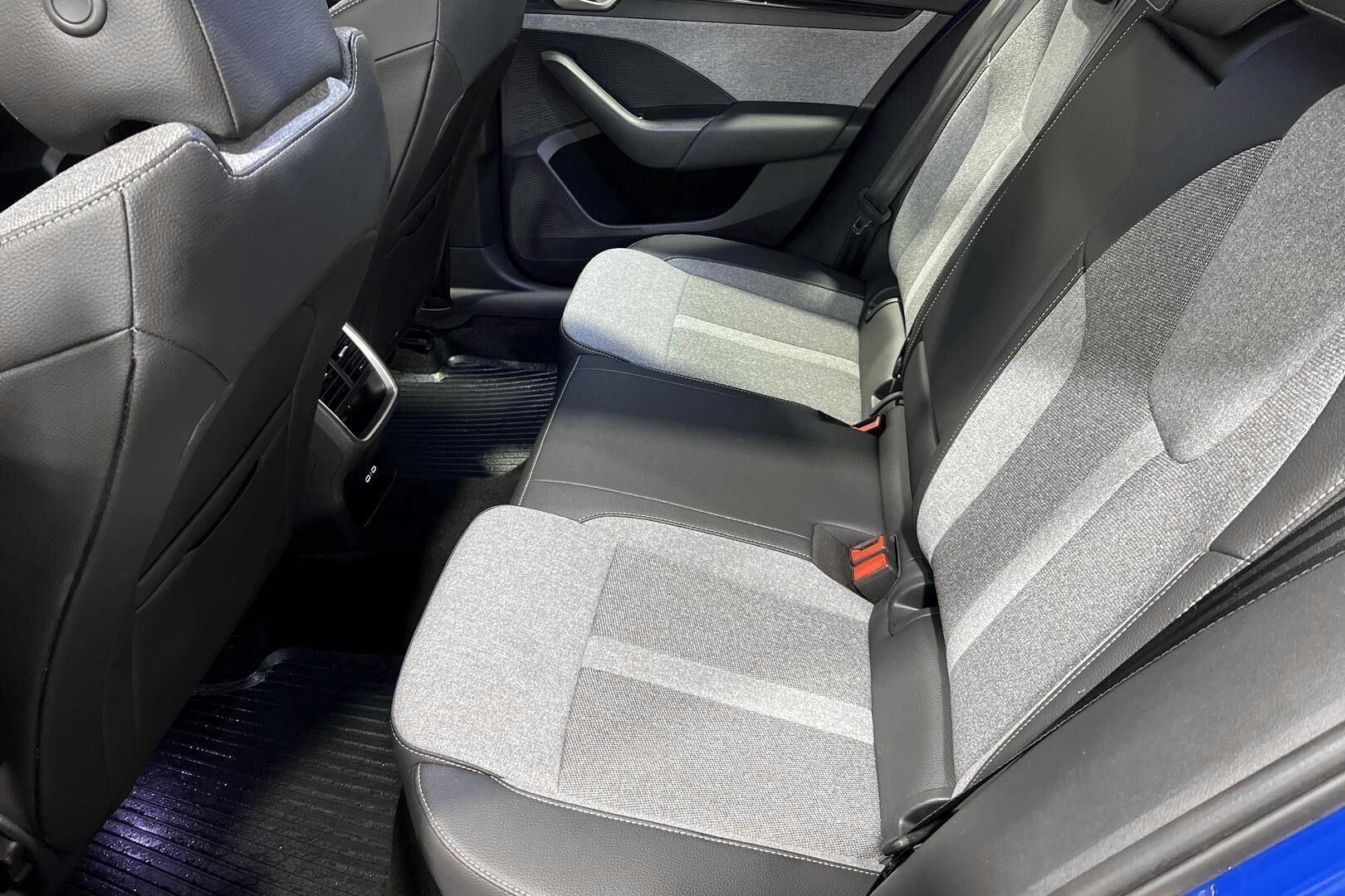 SKODA OCTAVIA iso kuva 10