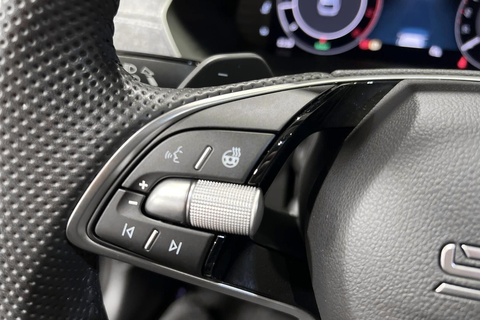 SKODA OCTAVIA iso kuva 16