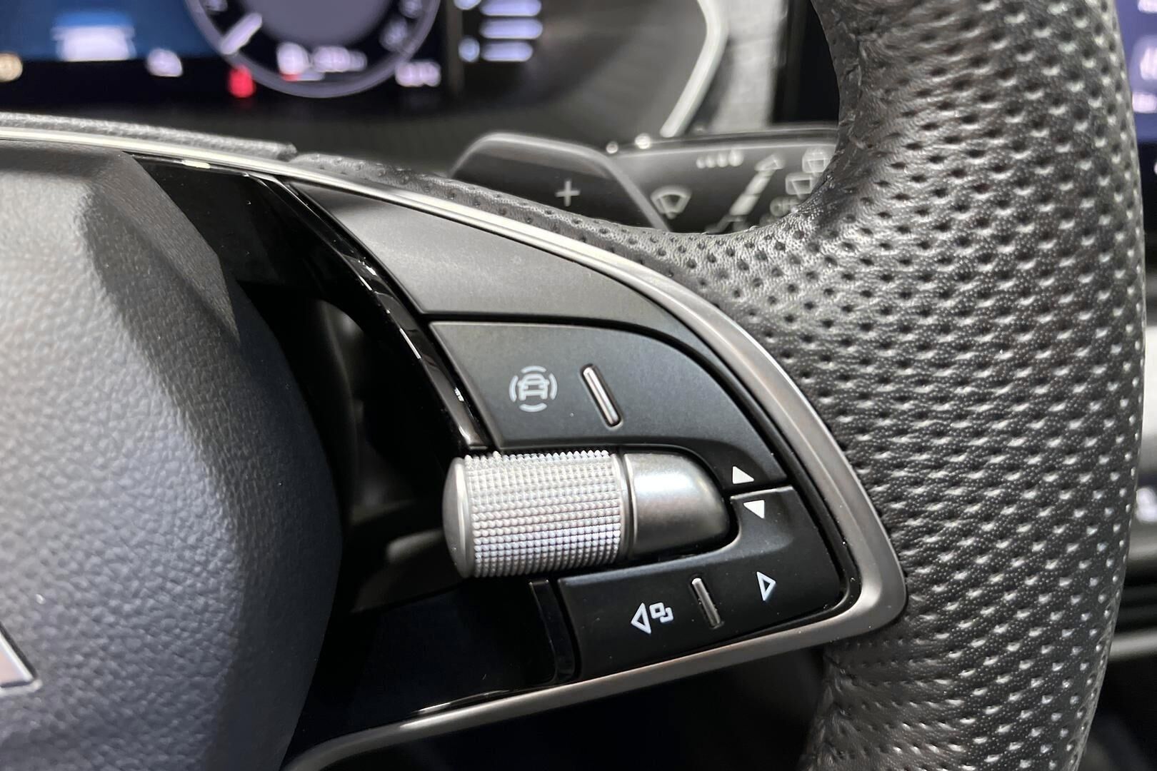 SKODA OCTAVIA iso kuva 17