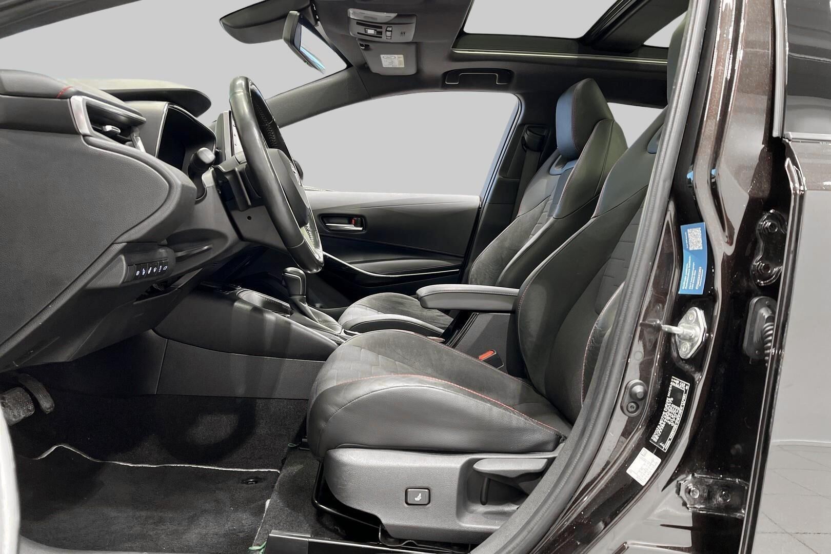 TOYOTA COROLLA iso kuva 9