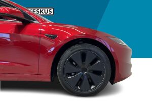 TESLA MODEL 3 esikatselu 13