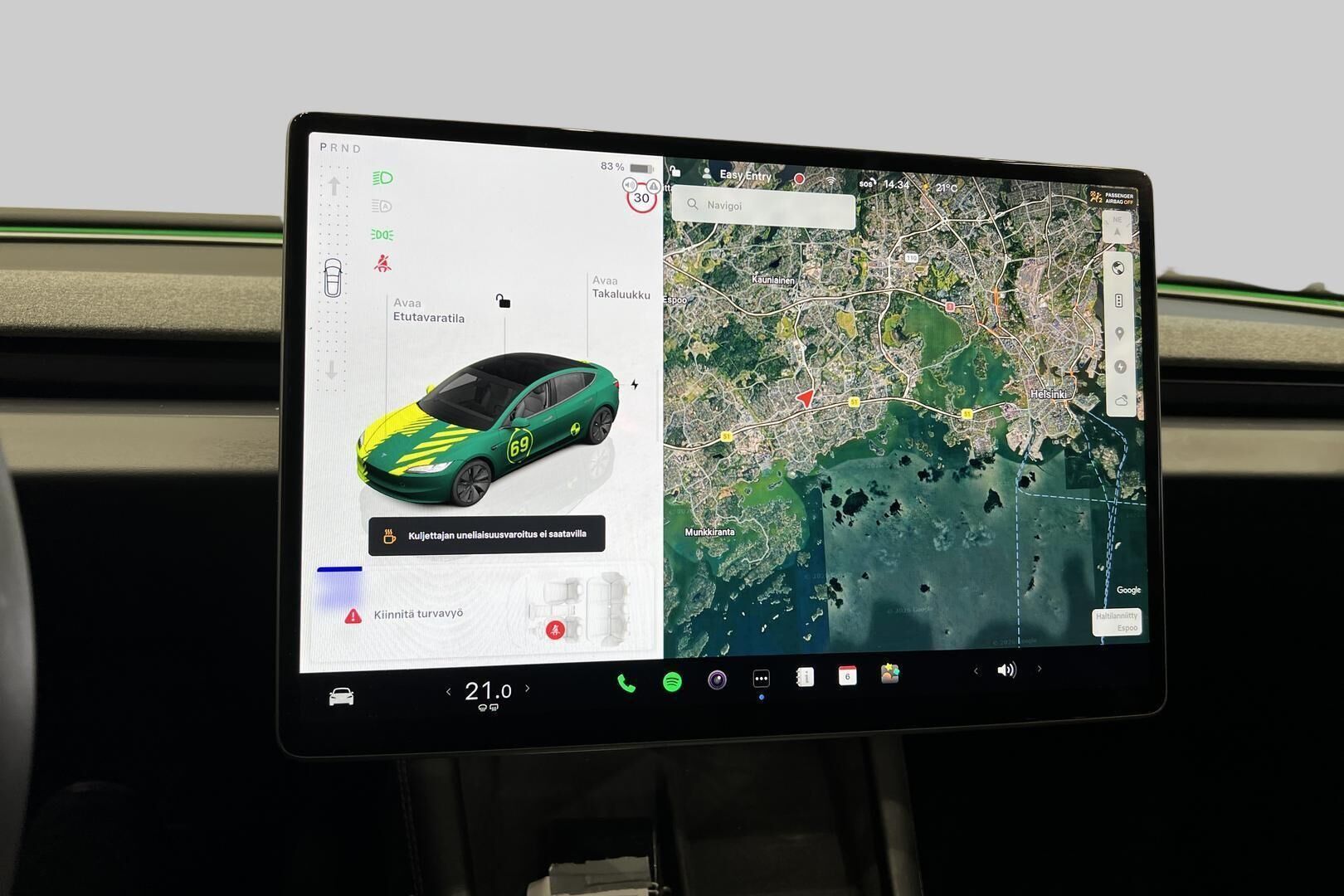 TESLA MODEL 3 iso kuva 18