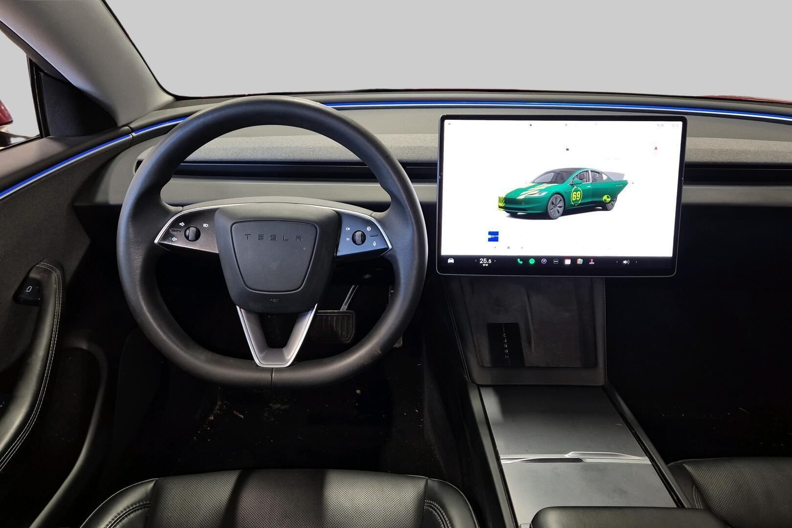 TESLA MODEL 3 iso kuva 2