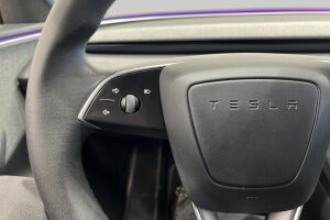 TESLA MODEL 3 esikatselu 24