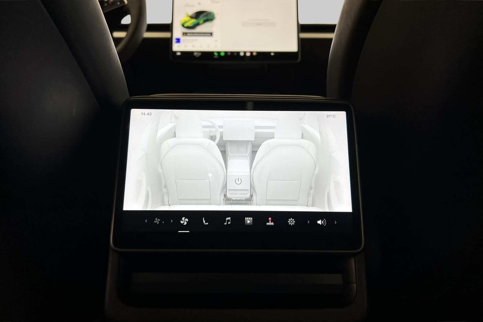 TESLA MODEL 3 iso kuva 26