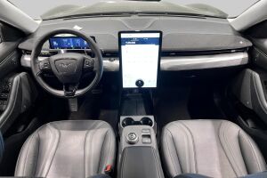 FORD MUSTANG MACH-E esikatselu 11