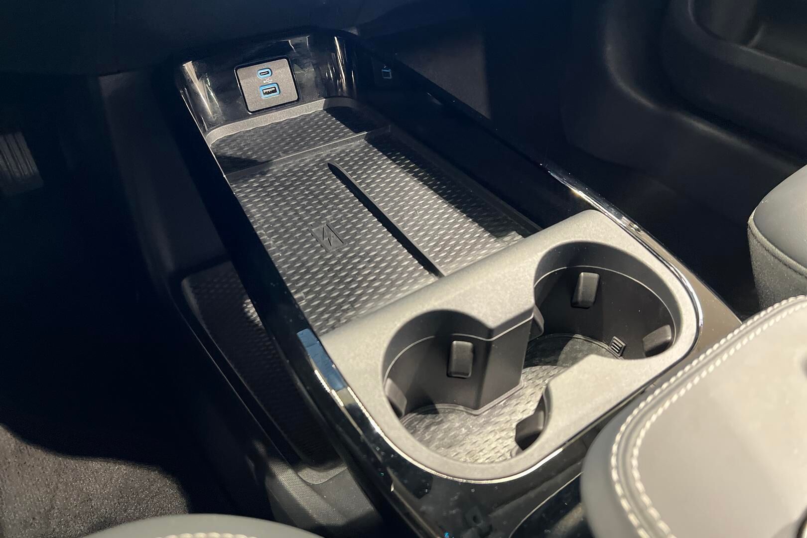 FORD MUSTANG MACH-E iso kuva 20