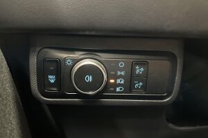 FORD MUSTANG MACH-E esikatselu 25