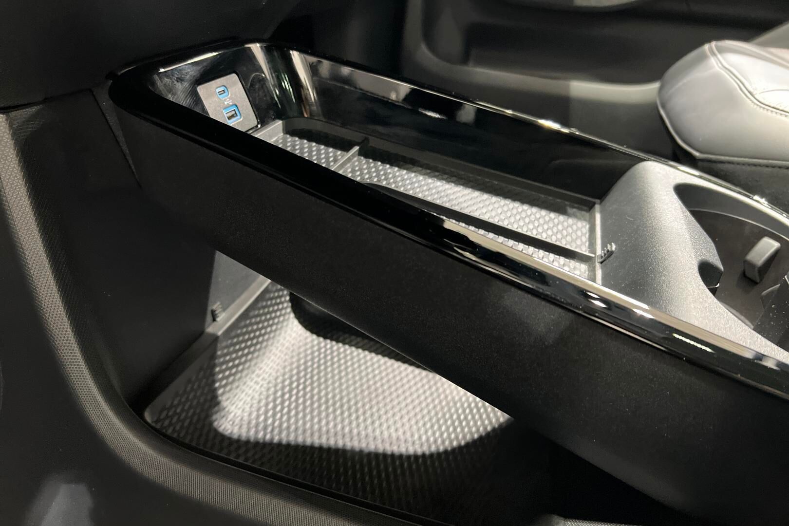 FORD MUSTANG MACH-E iso kuva 28