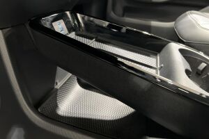 FORD MUSTANG MACH-E esikatselu 28