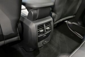 FORD MUSTANG MACH-E esikatselu 30