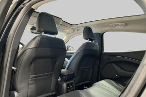 FORD MUSTANG MACH-E esikatselu 32