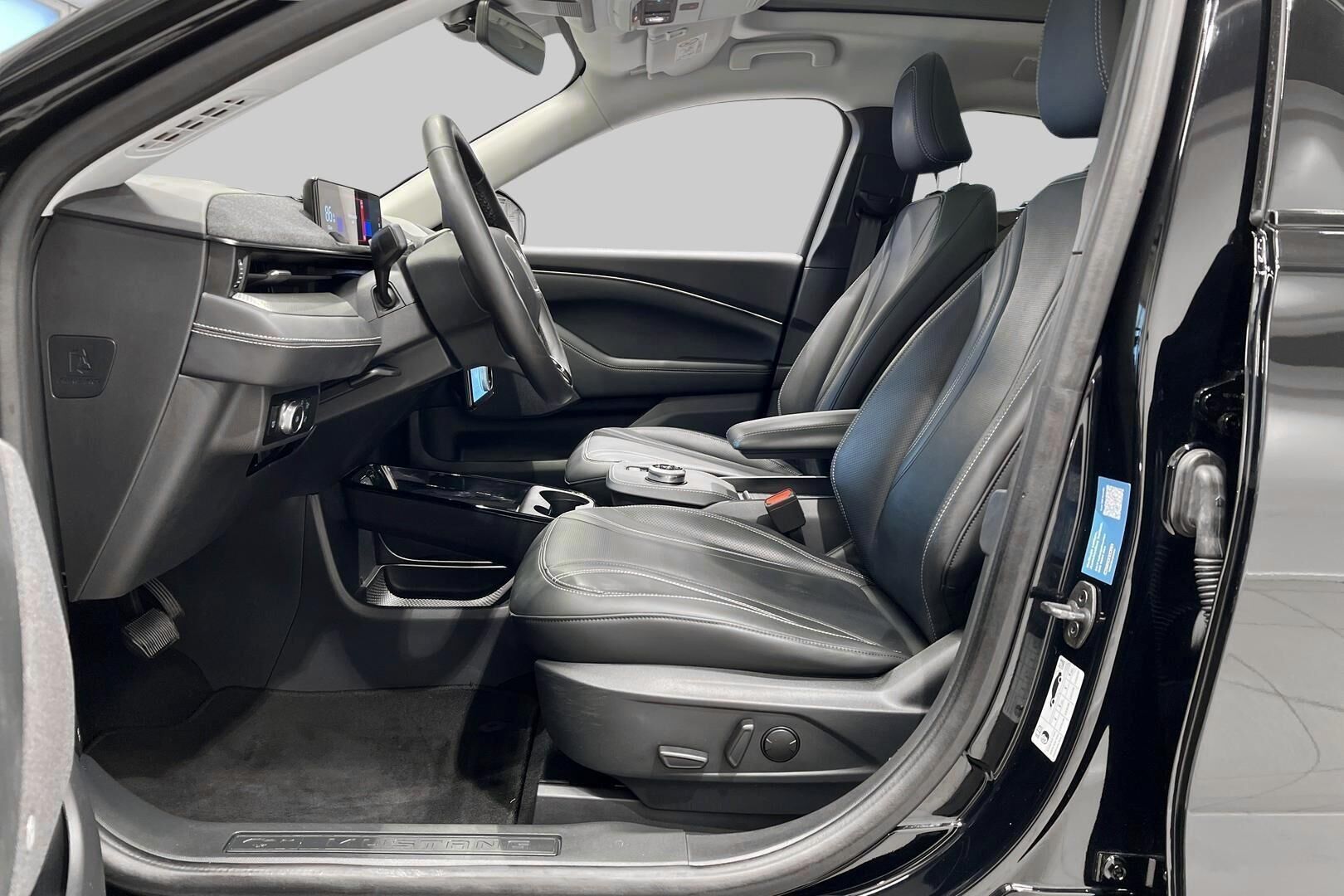 FORD MUSTANG MACH-E iso kuva 9