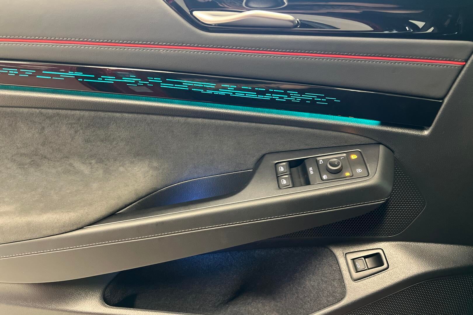 VOLKSWAGEN ID.7 iso kuva 20