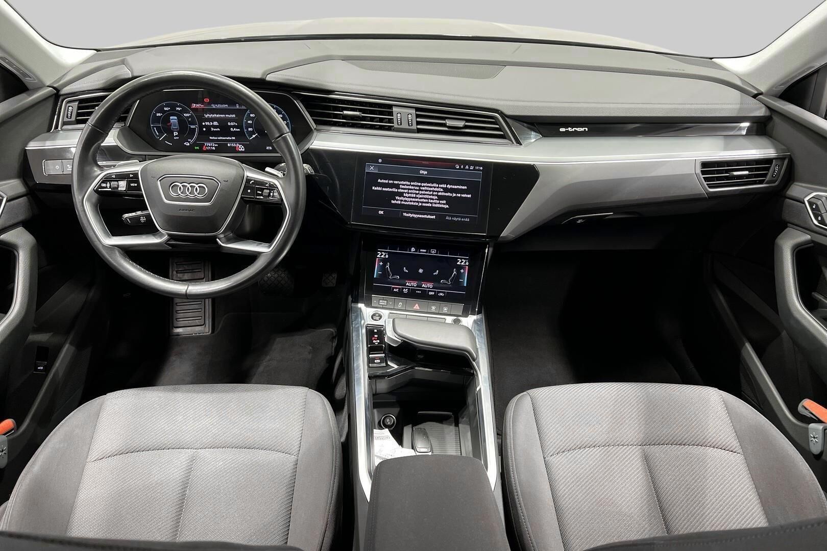 AUDI E-TRON iso kuva 9