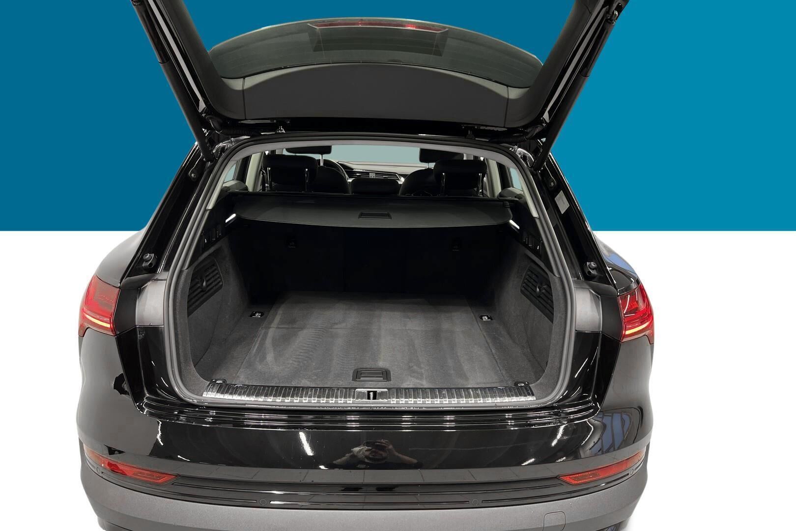 AUDI E-TRON iso kuva 10