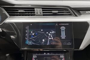 AUDI E-TRON esikatselu 14